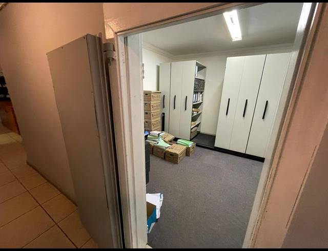 BUSINESS FOR SALE IN CLUBVIEW